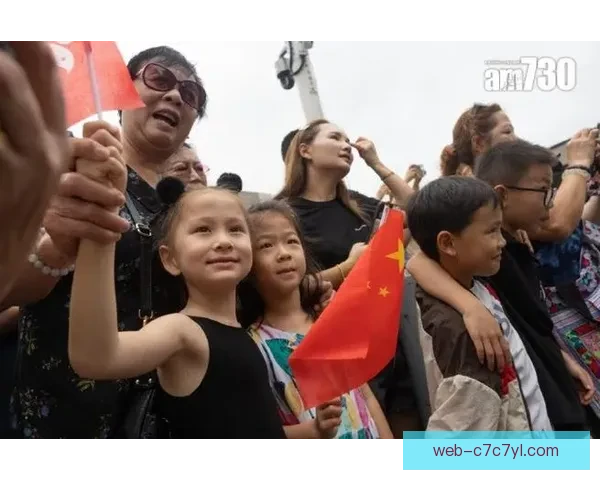 残奥健儿乘巴士游行 吸引约3000人到四地点支持